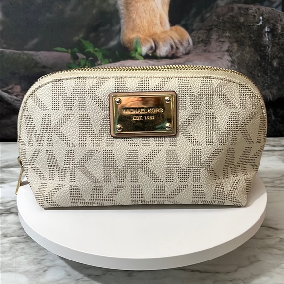 Michael Kors Handbags - Michael Kors Vanilla MK Jet Set Dome Zip Cosmetic Pouch Travel Makeup Bag Clutch